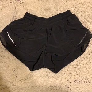 Hottie hot 2.5 inch lulu shorts